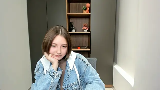 SilvanaBeckles online show from 9, 11, 2025