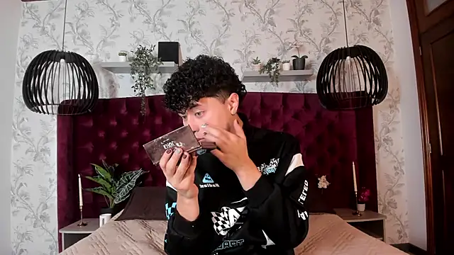 Noah dupont  online show from 20, 12, 2025