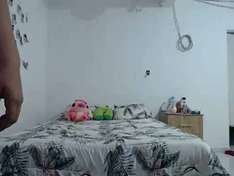 bellasarah2001 online show from 19, 11, 2025