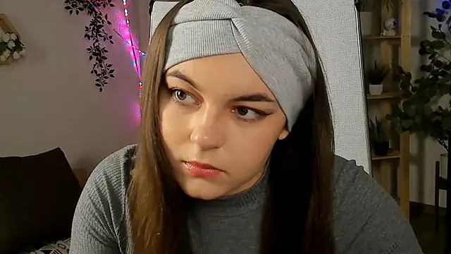 Snapshot of FrancescaCavaliere chatting on 25, 11, 2025 FrancescaCavaliere online show from 25, 11, 2025