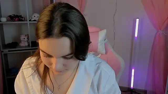 Snapshot of FrancescaCavaliere chatting on 29, 11, 2025 FrancescaCavaliere online show from 29, 11, 2025