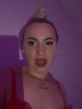 Snapshot of RuxyCatrina chatting on 9, 11, 2025 RuxyCatrina online show from 9, 11, 2025