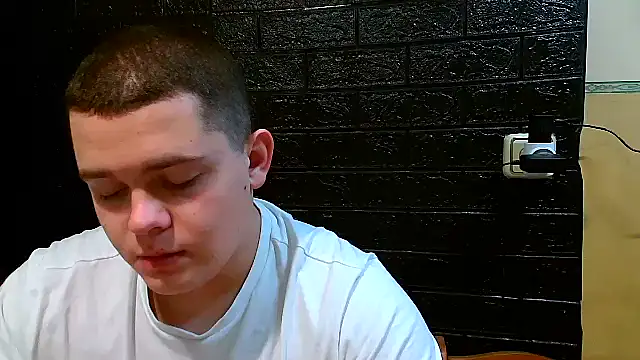 CuteButNaughty  online show from 1, 12, 2025