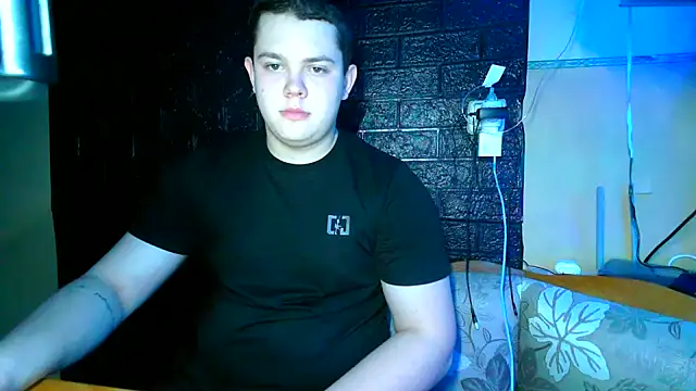 Snapshot of CuteButNaughty_ chatting on 6, 1, 2026 CuteButNaughty online show from 6, 1, 2026