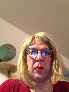 simone xdressing online show from 2, 11, 2025