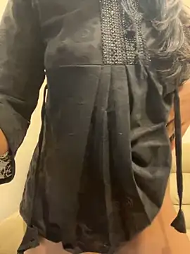 Snapshot of CuteJasleen_85 chatting on 10, 11, 2025 CuteJasleen 85 online show from 10, 11, 2025