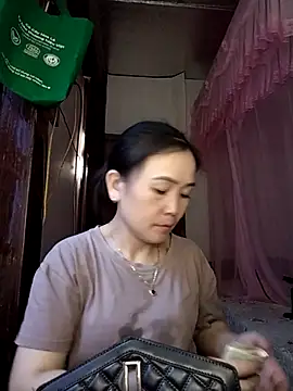 Snapshot of Feeling-hot chatting on 24, 4, 2026 Feeling-hot online show from 24, 4, 2026