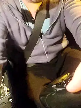 Snapshot of Nousdeux21 chatting on 3, 2, 2026 Nousdeux21 online show from 3, 2, 2026