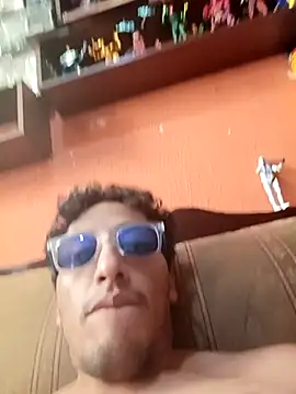 Snapshot of charlyver36 chatting on 28, 11, 2025 charlyver36 online show from 28, 11, 2025