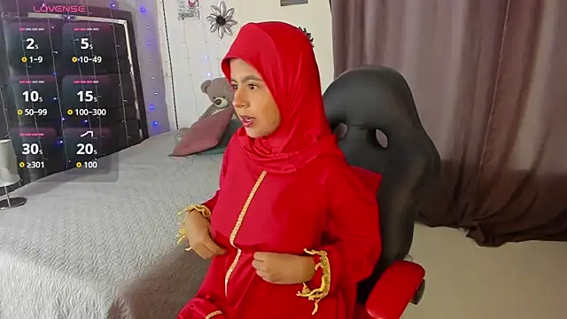 Snapshot of NaylaAbadi chatting on 17, 11, 2025 NaylaAbadi online show from 17, 11, 2025