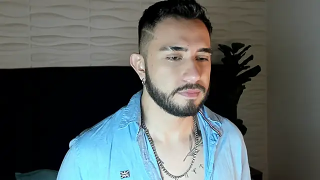 Snapshot of dave_wolff chatting on 18, 12, 2025 dave wolff online show from 18, 12, 2025