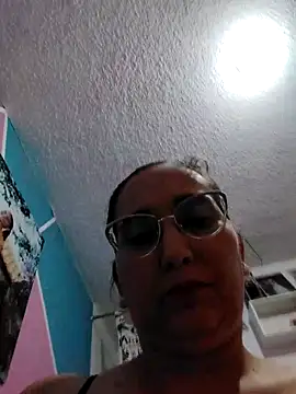 Snapshot of LaLey2702 chatting on 2, 12, 2025 LaLey2702 online show from 2, 12, 2025