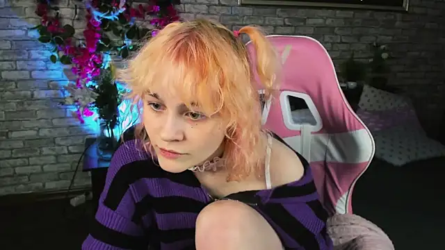 Awawrin online show from 3, 12, 2025