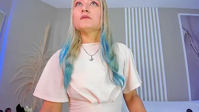 Snapshot of AlexaColdd chatting on 20, 12, 2025 AlexaColdd online show from 20, 12, 2025