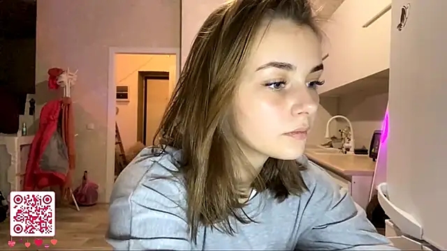 GeralynChiszar online show from 21, 11, 2025