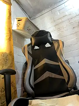 jessi bentz  online show from 15, 11, 2025