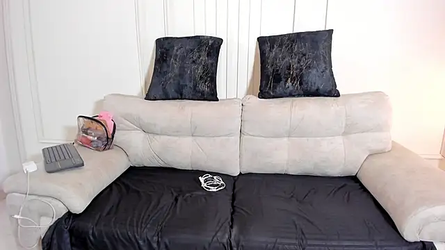 Kenia Storm online show from 7, 1, 2026