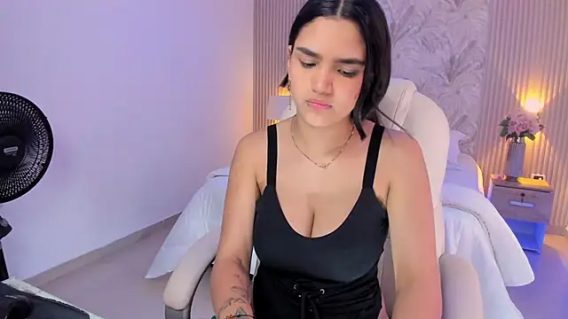 Kim stonee online show from 19, 11, 2025