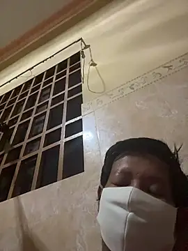 Snapshot of Heng2311 chatting on 12, 11, 2025 Heng2311 online show from 12, 11, 2025