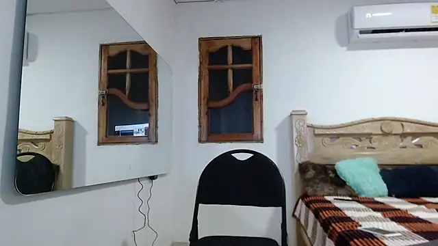 mathews    online show from 27, 11, 2025