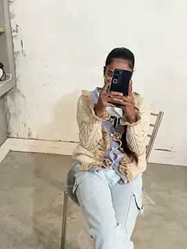 Snapshot of Riya_917 chatting on 12, 11, 2025 Riya 917 online show from 12, 11, 2025