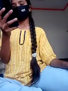 Snapshot of Riya_917 chatting on 25, 11, 2025 Riya 917 online show from 25, 11, 2025