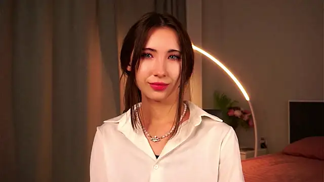 NanceeWestaway online show from 18, 11, 2025