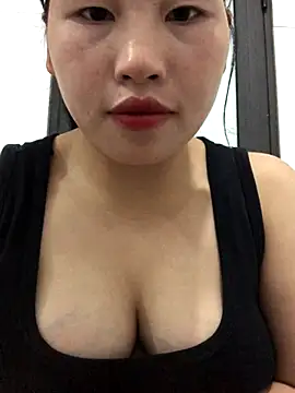 Snapshot of luna-sexxy chatting on 12, 11, 2025 luna-sexxy online show from 12, 11, 2025