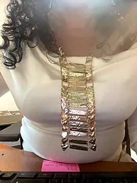 Snapshot of Deessenympho chatting on 15, 12, 2025 Deessenympho online show from 15, 12, 2025