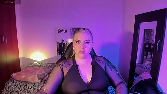 Snapshot of bianka_hot23 chatting on 14, 11, 2025 bianka hot23 online show from 14, 11, 2025