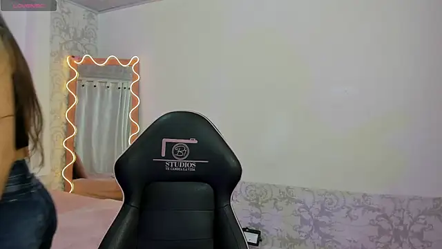 ISABELA TAY online show from 22, 12, 2025