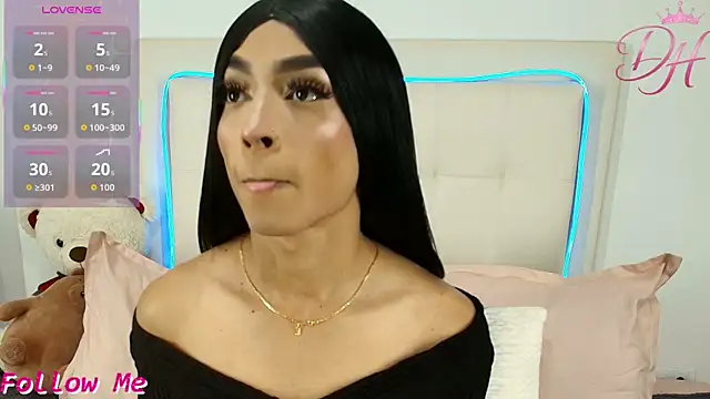 Daphne Hills online show from 7, 4, 2026