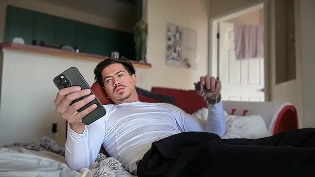 Snapshot of nudecouple100 chatting on 1, 12, 2025 nudecouple100 online show from 1, 12, 2025