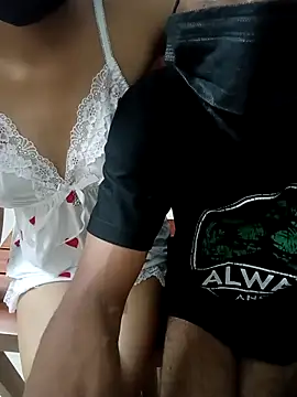 Snapshot of mallufromkochikerala chatting on 17, 12, 2025 mallufromkochikerala online show from 17, 12, 2025