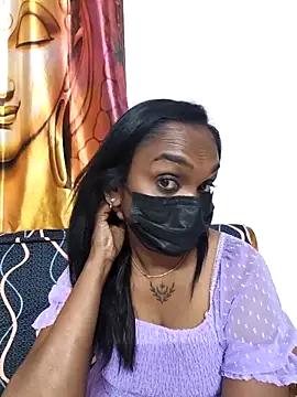 Snapshot of Dharshini98 chatting on 21, 11, 2025 Dharshini98 online show from 21, 11, 2025