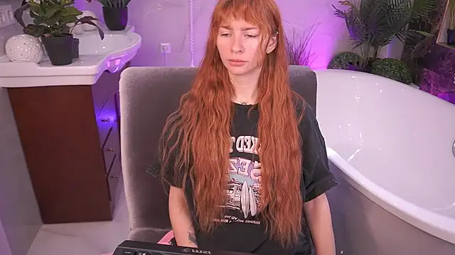 Snapshot of Nicol_Moonn chatting on 24, 4, 2026 Nicol Moonn online show from 24, 4, 2026
