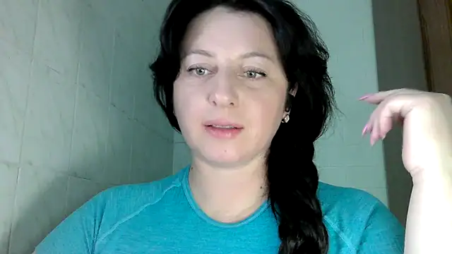 Snapshot of MelinaAx chatting on 4, 5, 2026 MelinaAx online show from 4, 5, 2026