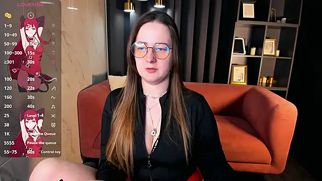 EmmaBloomm online show from 10, 4, 2026