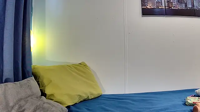 Leila cam18 online show from 28, 6, 2026