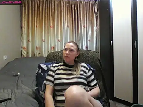 JenniDeep online show from 11, 4, 2026