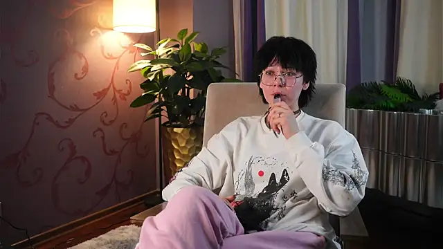 MiTeehee online show from 14, 11, 2025