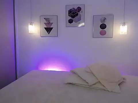 selene rouse  online show from 25, 11, 2025