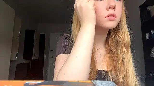 Snapshot of FerminaDepaula chatting on 14, 11, 2025 FerminaDepaula online show from 14, 11, 2025