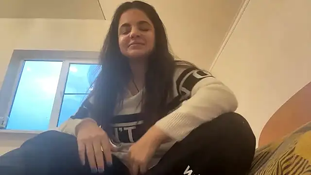 ArielleLeitao online show from 16, 11, 2025