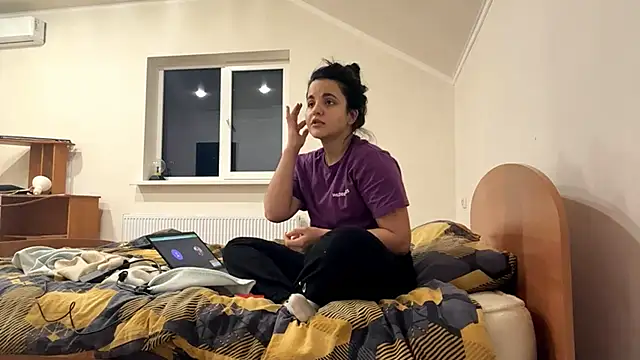 ArielleLeitao online show from 17, 11, 2025