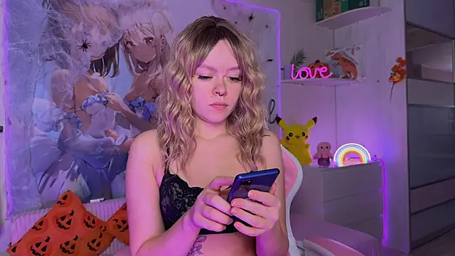 Snapshot of CheekySashaCharm chatting on 23, 11, 2025 CheekySashaCharm online show from 23, 11, 2025