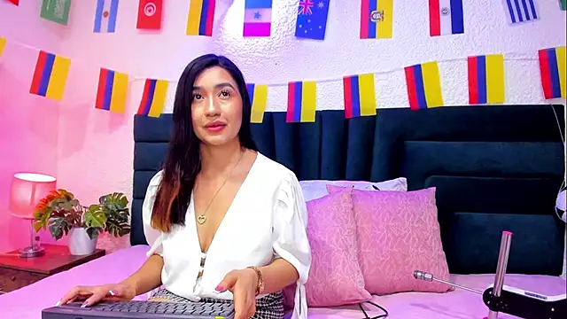 Snapshot of VictoriaRouge_ chatting on 9, 7, 2026 VictoriaRouge online show from 9, 7, 2026