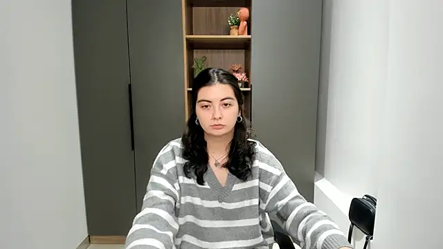 Snapshot of DelilaVanvliet chatting on 16, 11, 2025 DelilaVanvliet online show from 16, 11, 2025