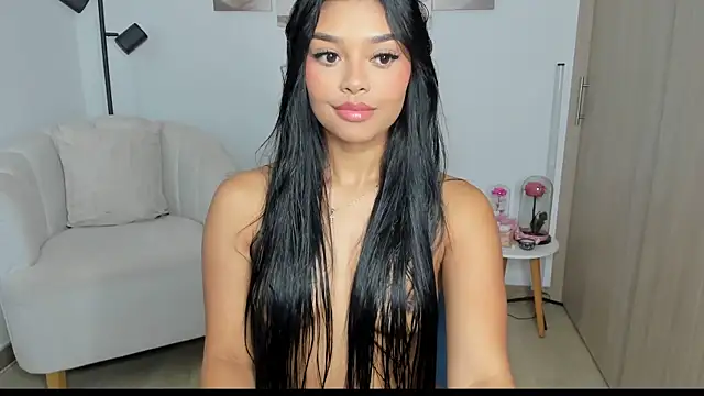 Snapshot of haileyflorez_ chatting on 1, 3, 2026 haileyflorez online show from 1, 3, 2026