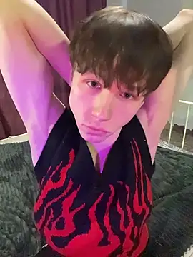 Snapshot of Slay-cute-boy chatting on 14, 11, 2025 Slay-cute-boy online show from 14, 11, 2025